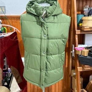 American Eagle Puffer Vest